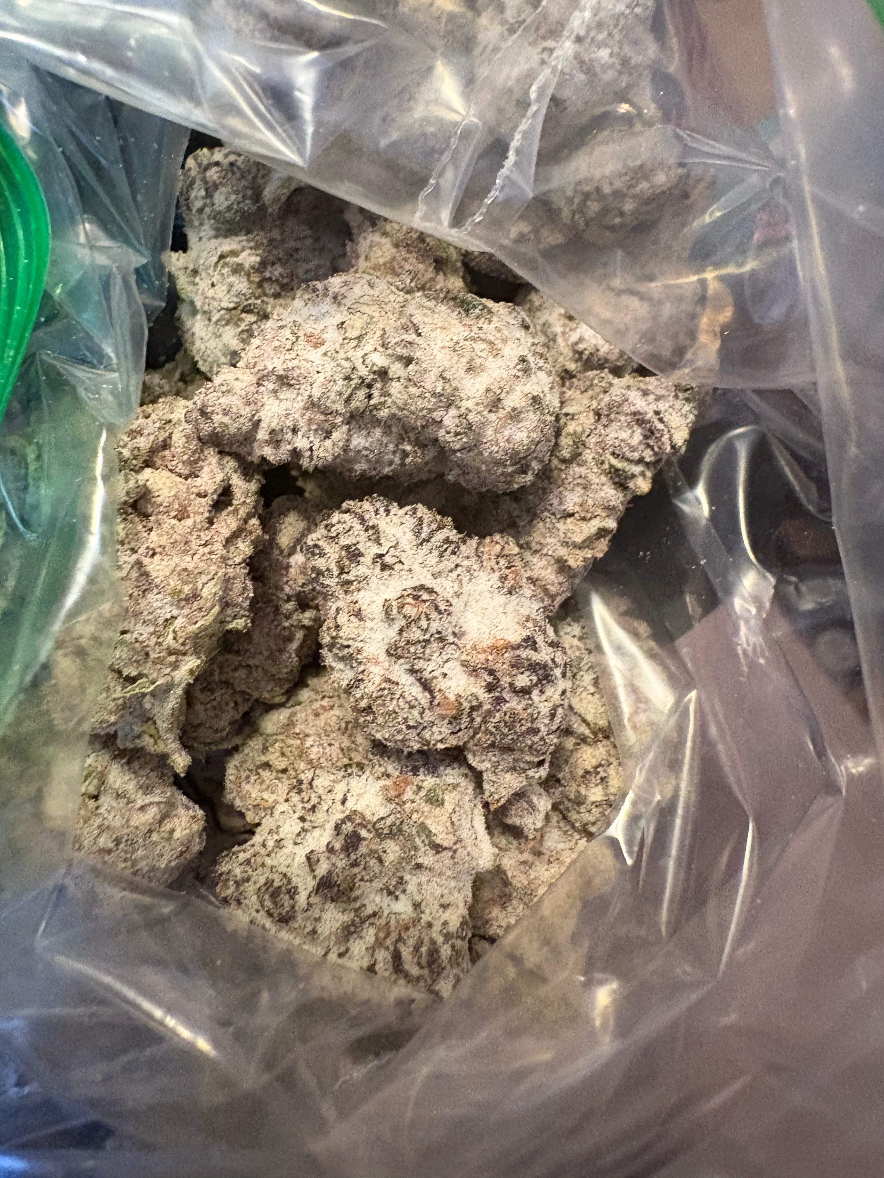 (CLEARANCE SALE!!!) Tropicana Cherry 64.54% THCa Hemp Flower Snowcaps (Exotic Indoor) Sativa
